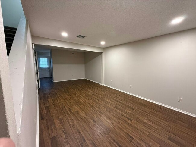 Foto del edificio - 201 High Meadows Blvd