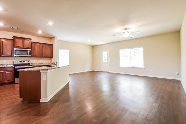 Building Photo - 140 Innis Brk Cir