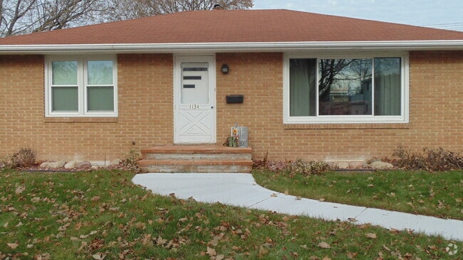 Building Photo - 1134 E Lindbergh St