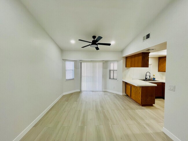 Foto del edificio - 1532 Michelle Ave