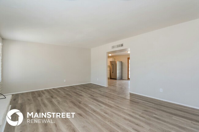 Foto del edificio - 7321 E Lakeside Dr