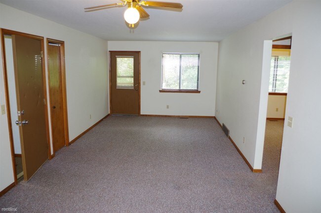Building Photo - 5516 Fillmore St