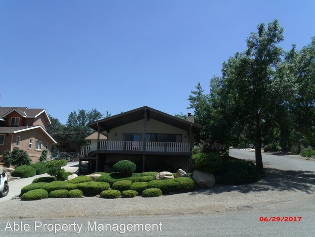 Foto del edificio - 3 br, 2 bath House - 37 Spruce Ave