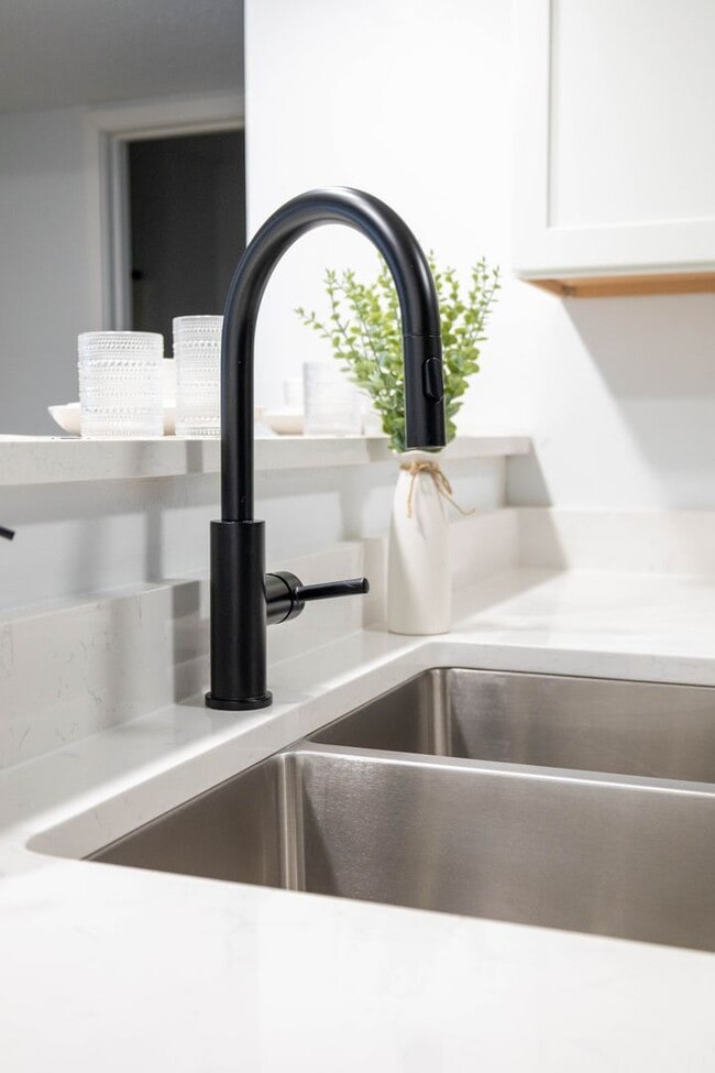 Foto del interior - Elevate Apartments at Hawkeye - Student Housing