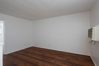 Interior Photo - Aztec Pacific Apartments