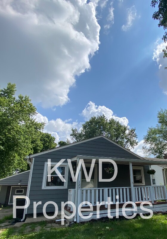 Building Photo - 127 Green Acre Dr