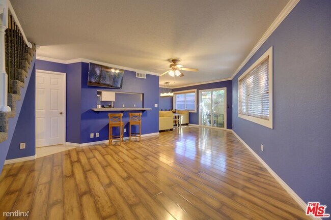 Foto del edificio - 11120 Moorpark St