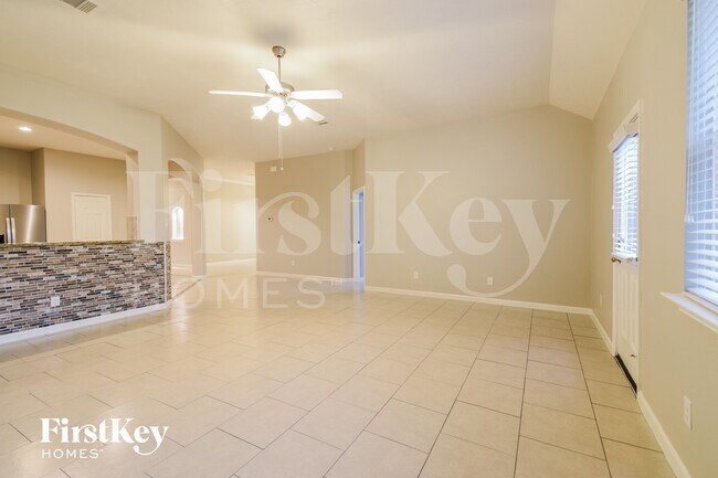 Foto del edificio - 7807 Jarrod Way