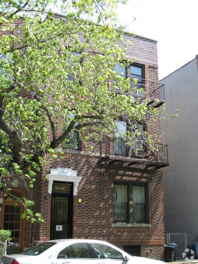 Building Photo - 25-33 36th St