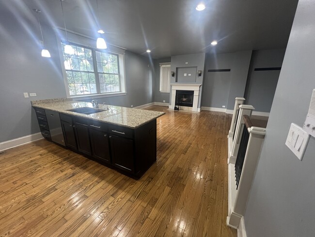 Building Photo - 4956 S Vincennes Ave