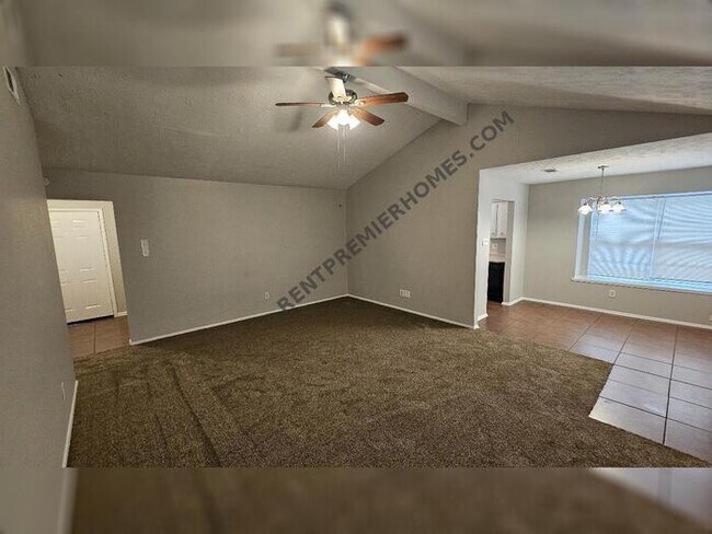 Foto del edificio - 23106 Ludgate Dr