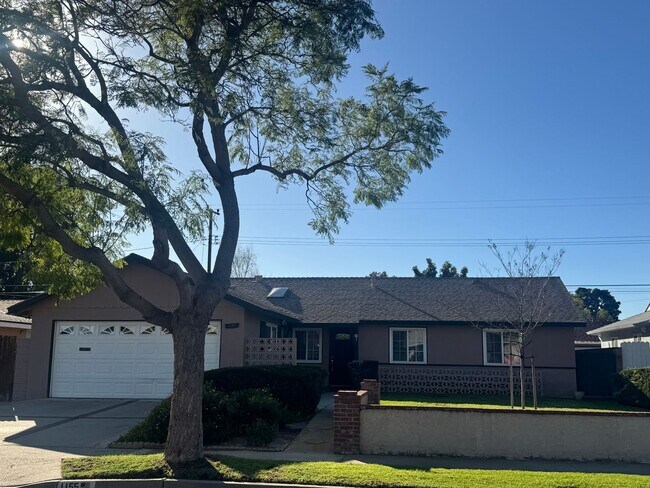 Foto del edificio - Ready to Fall in Love with Home Again?