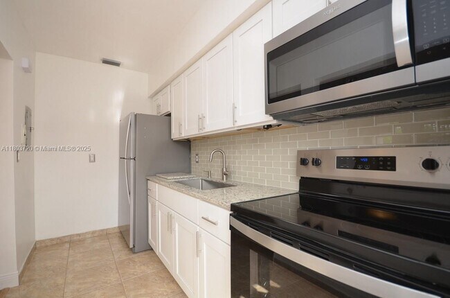 Foto del edificio - 2428 SW 16th St