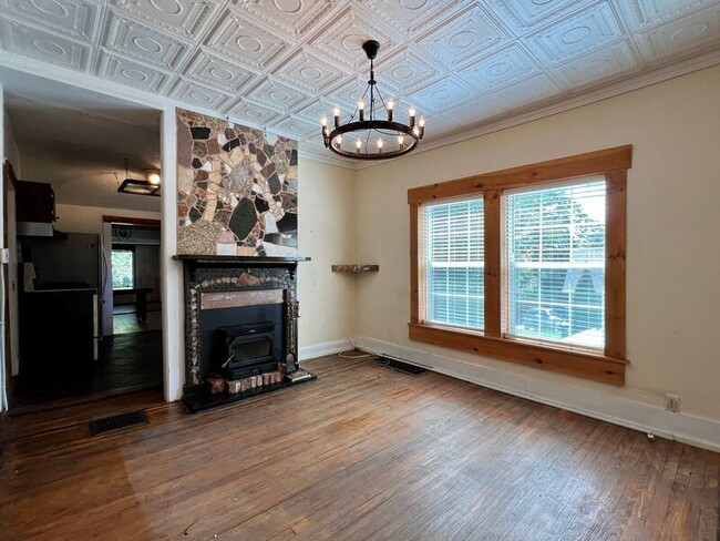 Building Photo - 120 Clingman Ave