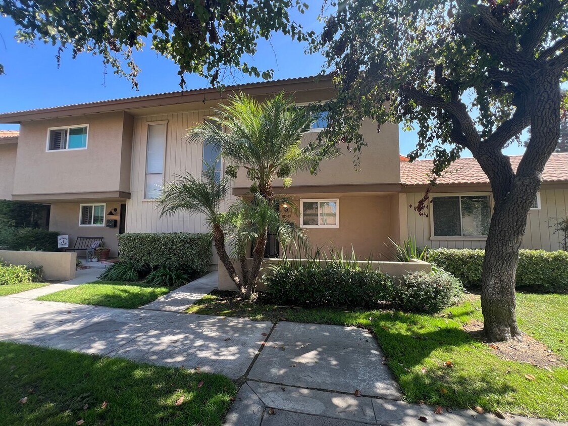 Foto principal - Charming upgraded home!