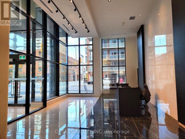 Building Photo - 180 George St