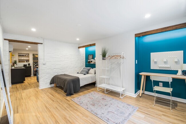 Building Photo - 419 E Carson St