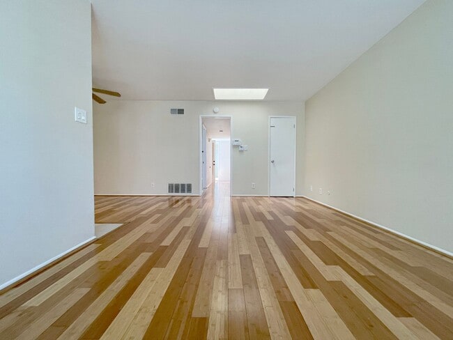 Building Photo - Single-Story Condo Steps from OC Fairgrounds & Minutes to Eastside Costa Mesa