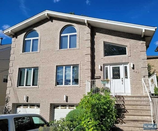 Primary Photo - 645 Hamilton Ave