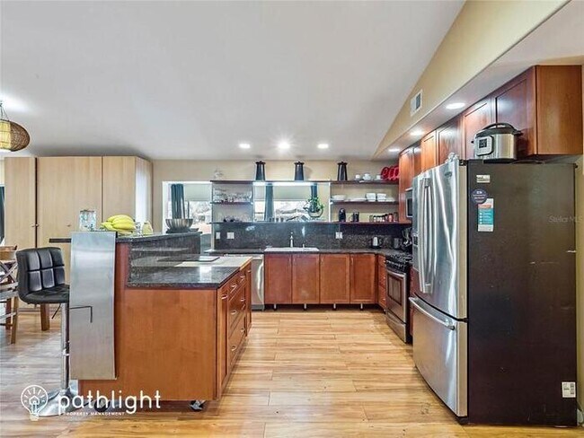Building Photo - 622 Lakespur Lane