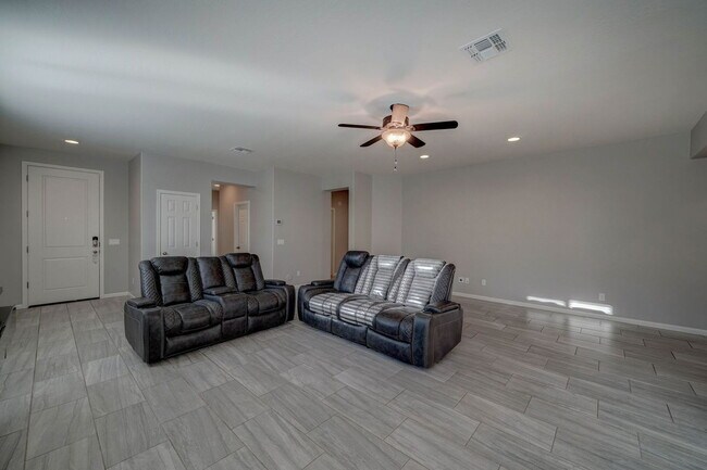Foto del edificio - 7636 W Quail Track Dr