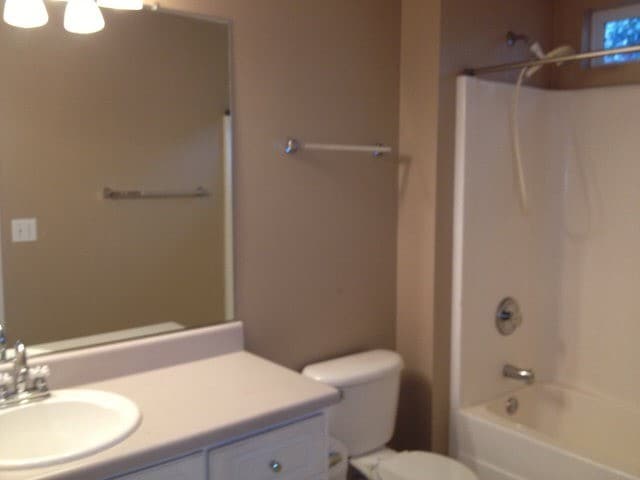 Foto del edificio - Prime Location * Evans Home * Screened Porch