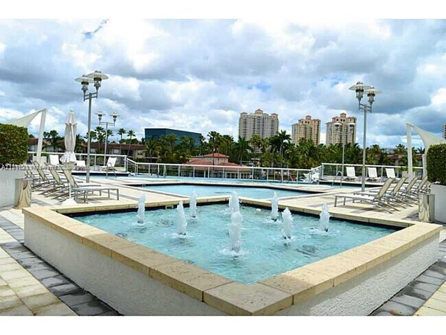 Foto del edificio - 3131 NE 188th St