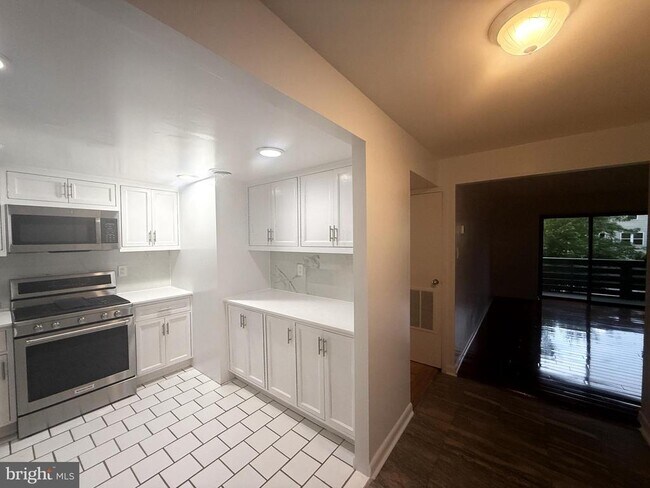 Foto del edificio - 606 Cooper Landing Rd