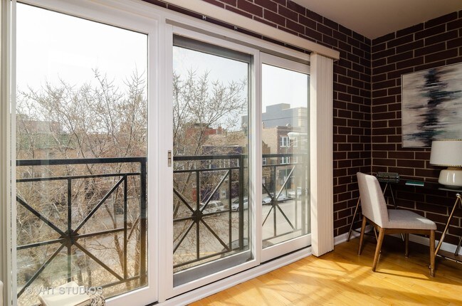 Foto del edificio - 1457 N Ashland Ave