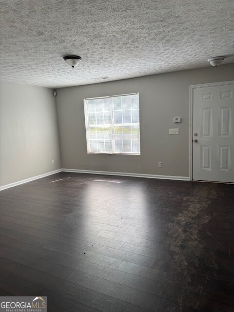 Foto del edificio - 5599 Fair Creek Way