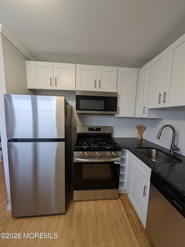 Foto del edificio - 167 Wyckoff Rd