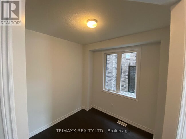 Building Photo - 22 Kingsbury Trl