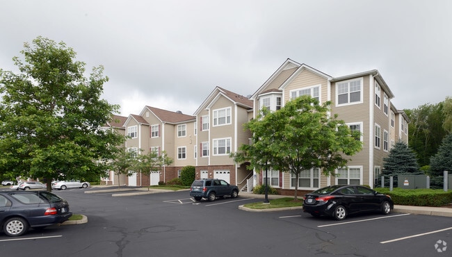 Building Photo - Harbor Village at the Commons