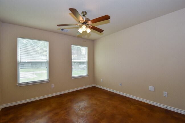 Foto del edificio - 1103 Parkhurst Ave