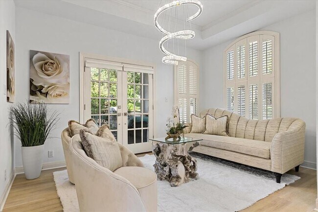 Building Photo - 2012 Rue De St Tropez