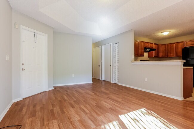 Building Photo - 4082 Eastridge Dr