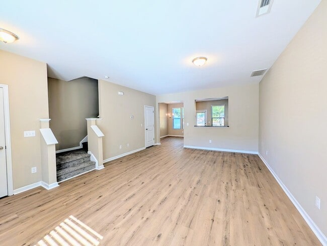 Foto del edificio - 4461 Middletown Dr
