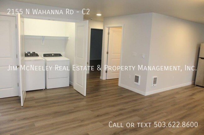 Building Photo - Available Now! Lower Level 2 bed/1 bath un...