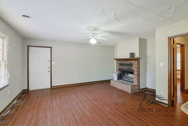 Building Photo - 229 N Burson Ave