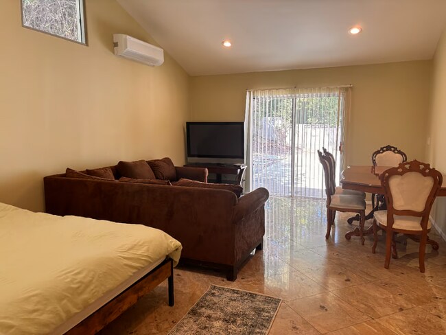 Foto del edificio - 2430 Bessemer St