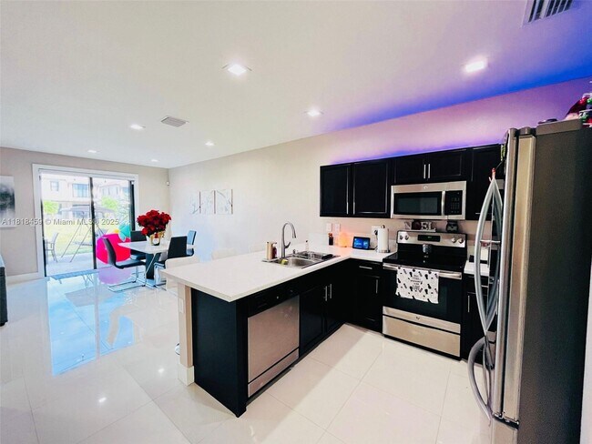Foto del edificio - 3351 W 94th Terrace