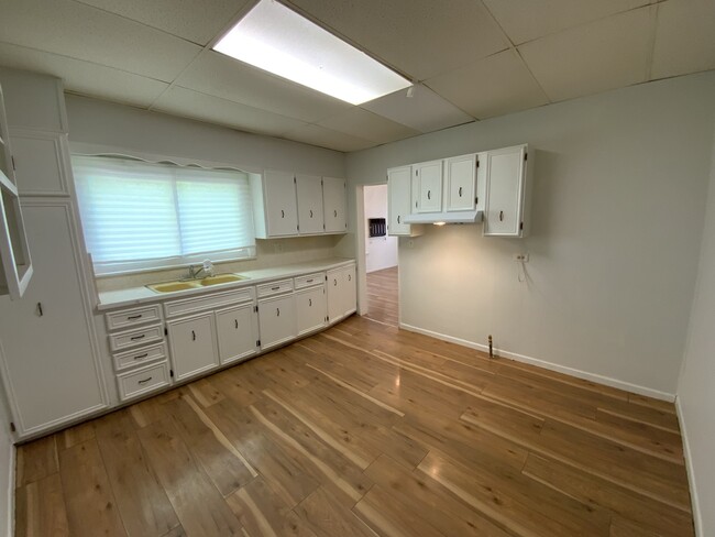 Building Photo - 908 Jewell St