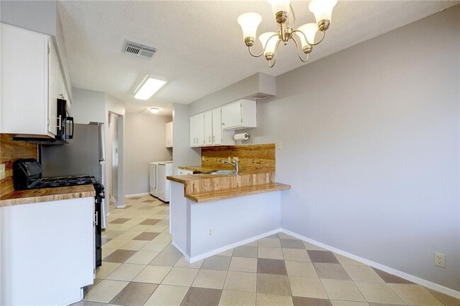Building Photo - 11114 Parkfield Dr