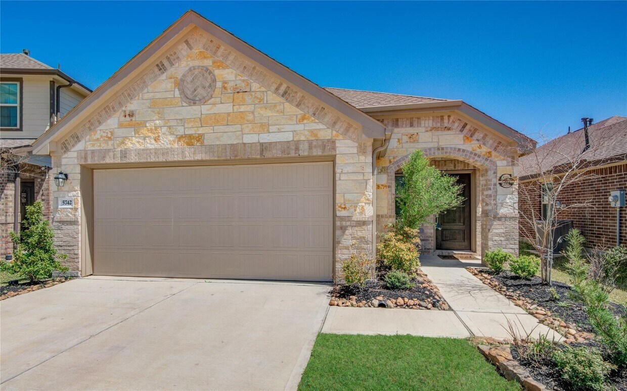 Foto principal - 5742 Pampus Prairie Rd