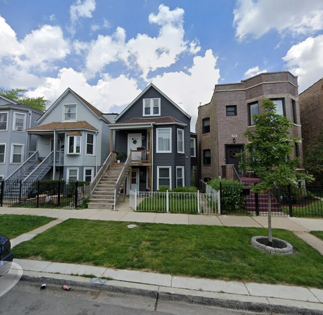 Revestimiento exterior actualizado - 3350 W Cuyler Ave