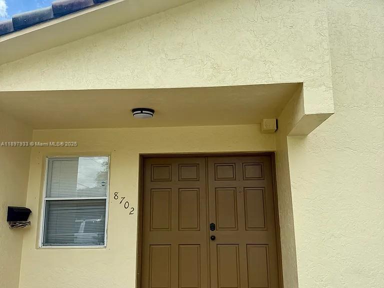 Foto principal - 8700 SW 32nd St