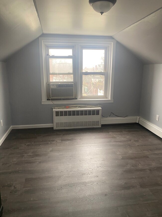 23214 118th Ave, Cambria Heights, NY 11411 House Rental in Cambria