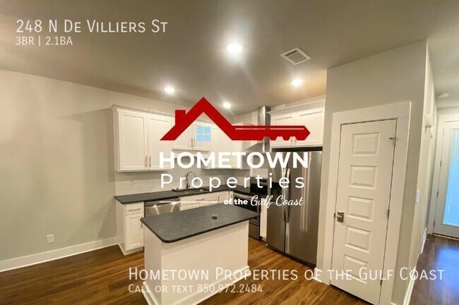 Foto del edificio - Beautiful Townhome Downtown Pensacola