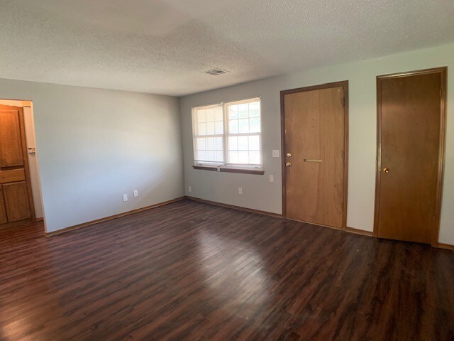 Primary Photo - 4109 SE 46th St