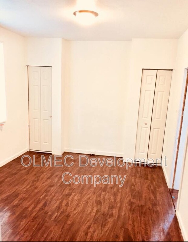 Foto del edificio - 817 Anaheim St